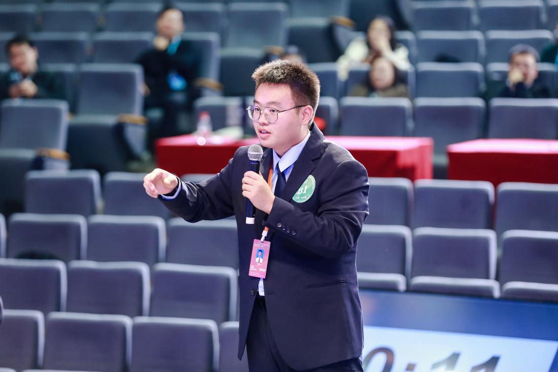 学宪法讲宪法国赛现场比赛照片(罗荣灏).jpg