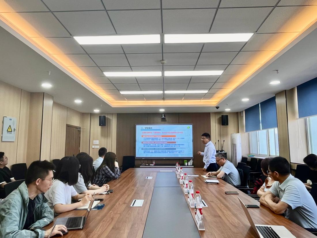 1中南财经政法大学招聘宣讲(1).jpg