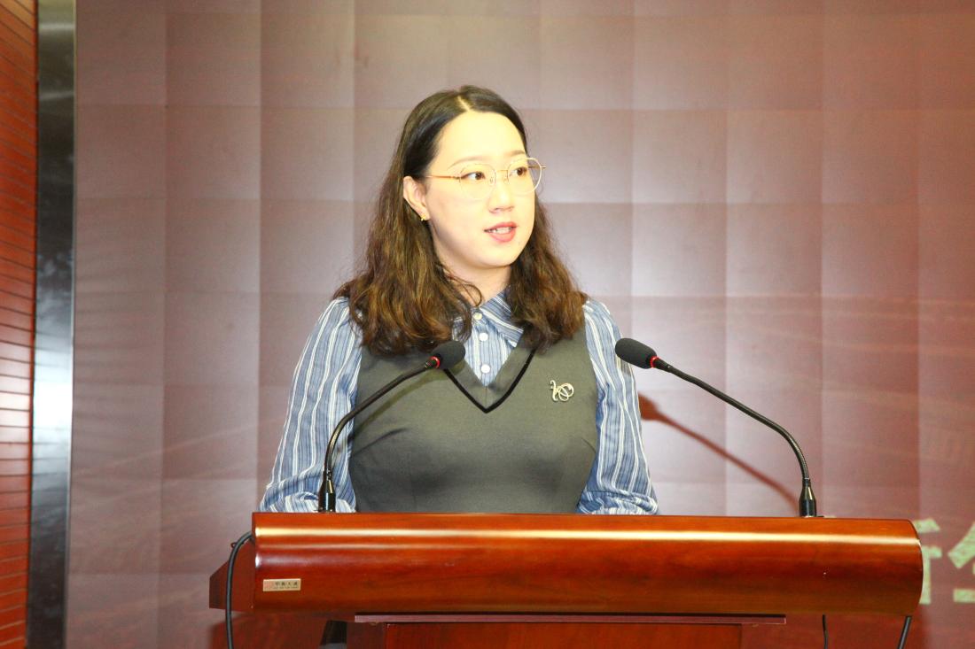 新生代表孟佳乐同学发言.JPG
