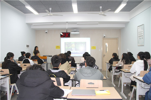 65283f35a7f9492b8ffc80428e58e48d.jpg 公管1903观看视频学习.JPG
