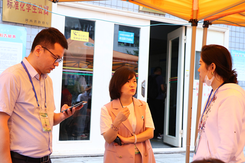 cec8dc140deb41ad8d82bd8b3f794213.jpg 公司党委副书记侯冬丽详细部署迎新工作.jpg