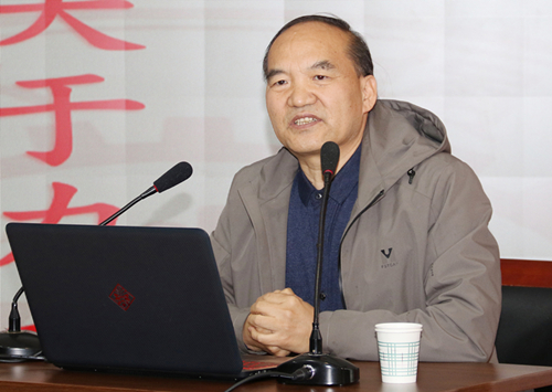 李景平教授做报告_副本.jpg