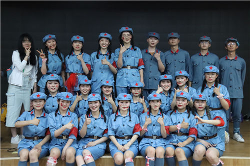 a1de329960e64c979fe1776310830785.jpg 结束合影.jpg