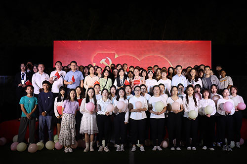 21e97072b23d4a028777e888516cc933.jpg 合影 (2).JPG